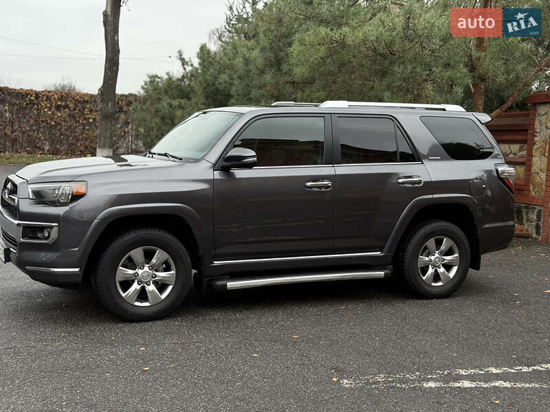 Внедорожник / Кроссовер Toyota 4Runner 2014 в Виннице