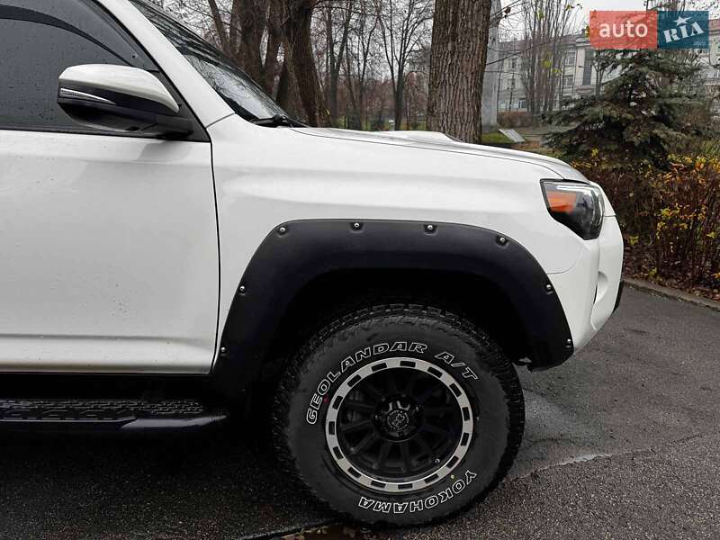 Внедорожник / Кроссовер Toyota 4Runner 2019 в Киеве