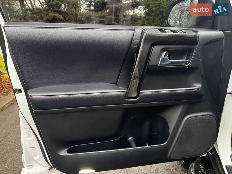 Внедорожник / Кроссовер Toyota 4Runner 2019 в Киеве