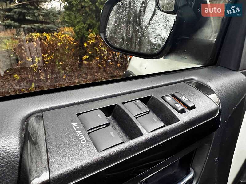 Внедорожник / Кроссовер Toyota 4Runner 2019 в Киеве