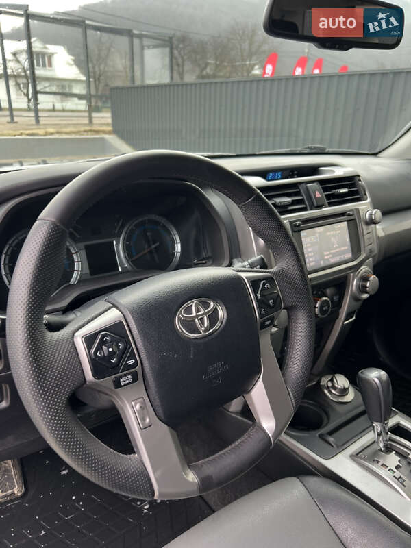 Внедорожник / Кроссовер Toyota 4Runner 2014 в Яремче