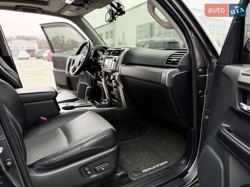 Внедорожник / Кроссовер Toyota 4Runner 2016 в Черкассах фото 2 Внедорожник / Кроссовер Toyota 4Runner 2016 в Черкассах