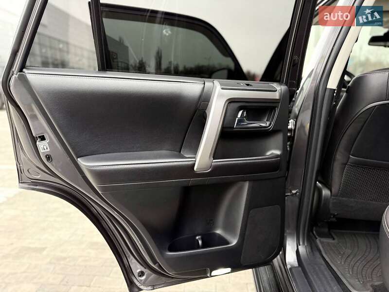 Внедорожник / Кроссовер Toyota 4Runner 2016 в Черкассах фото 23 Внедорожник / Кроссовер Toyota 4Runner 2016 в Черкассах