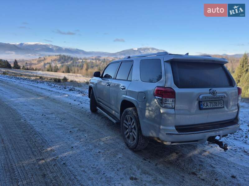 Внедорожник / Кроссовер Toyota 4Runner 2011 в Киеве