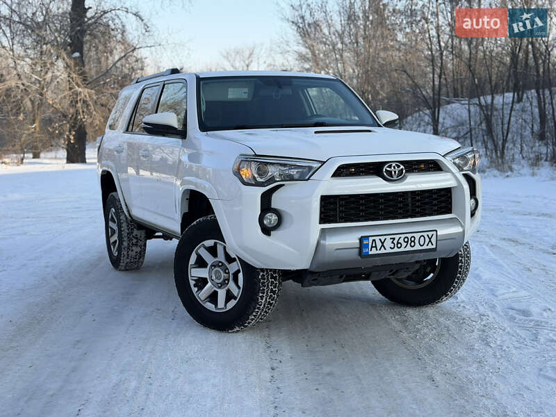 Внедорожник / Кроссовер Toyota 4Runner 2016 в Киеве фото Внедорожник / Кроссовер Toyota 4Runner 2016 в Киеве