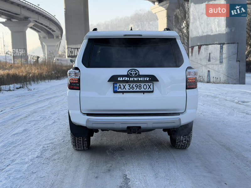 Внедорожник / Кроссовер Toyota 4Runner 2016 в Киеве фото 5 Внедорожник / Кроссовер Toyota 4Runner 2016 в Киеве