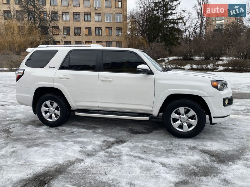 Внедорожник / Кроссовер Toyota 4Runner 2017 в Харькове