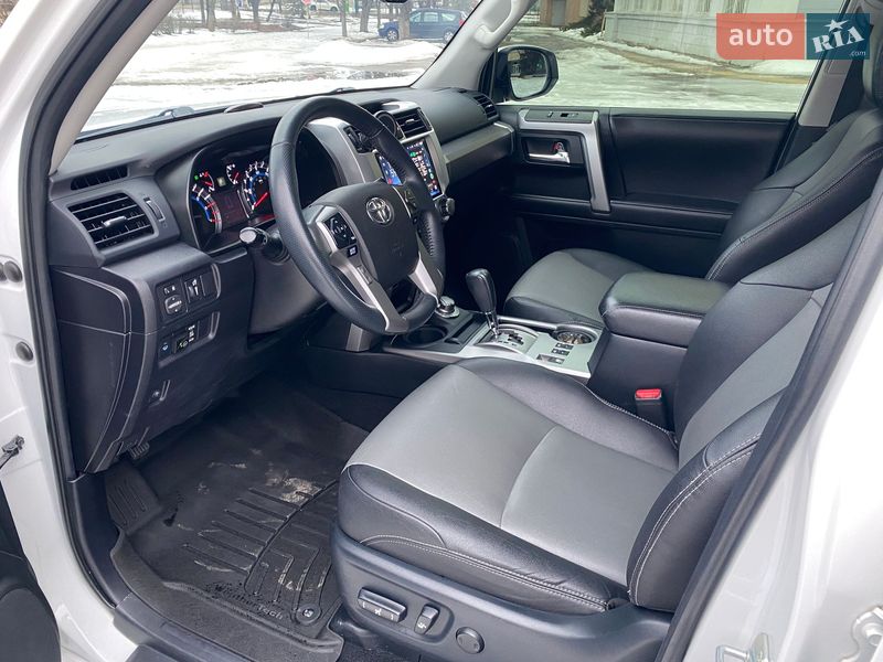Внедорожник / Кроссовер Toyota 4Runner 2017 в Харькове