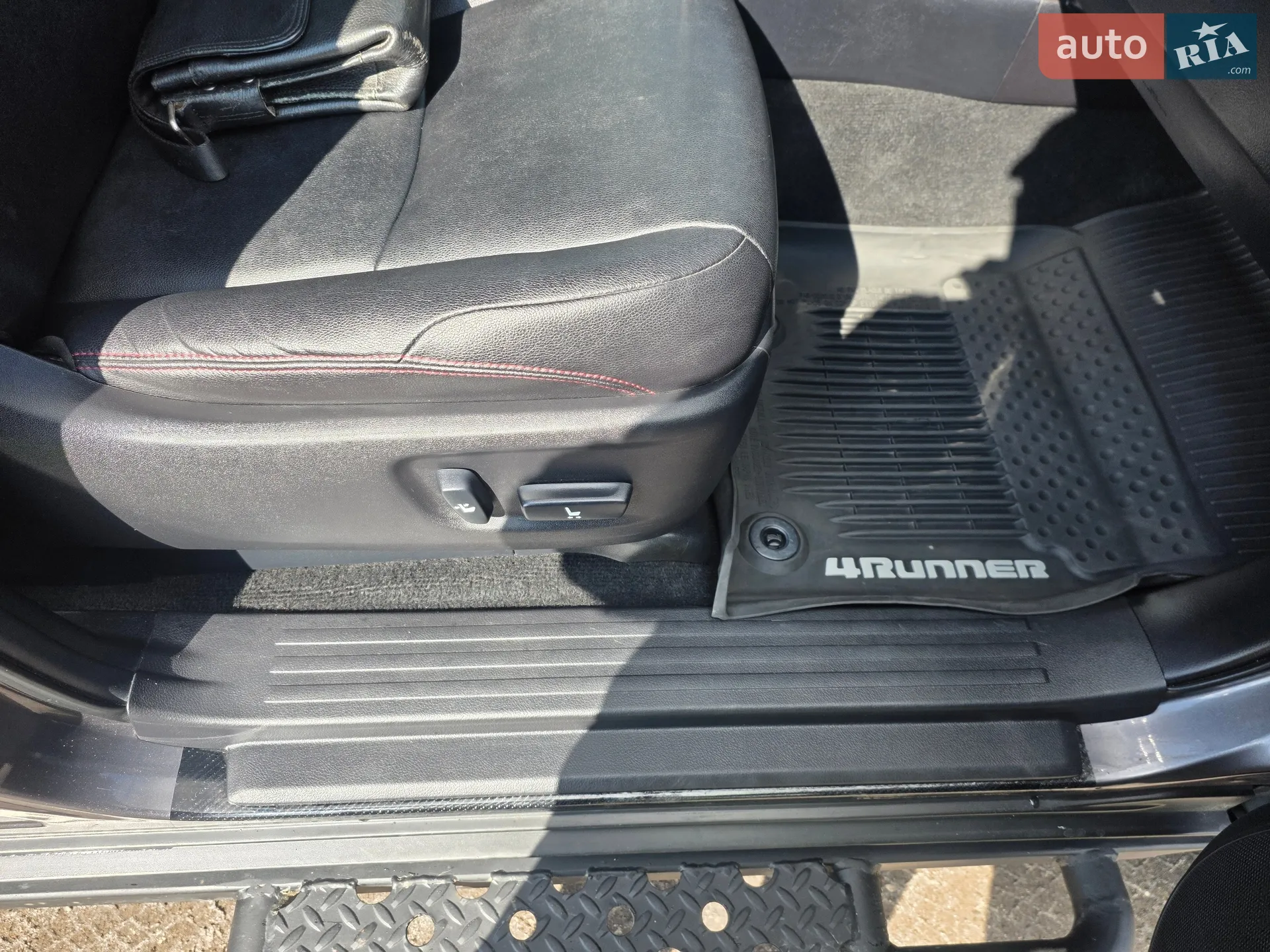 2017 Toyota 4Runner - мініатюра 13