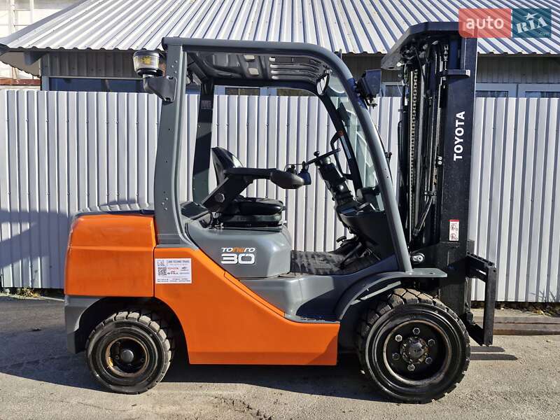 Вилочный погрузчик Toyota 52-8FDF30 2016 в Киеве фото 6 Вилочный погрузчик Toyota 52-8FDF30 2016 в Киеве