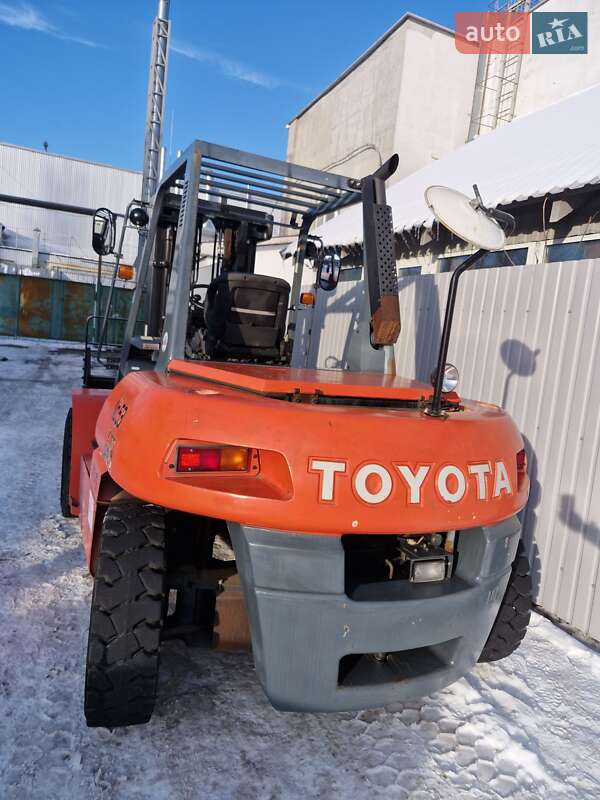 Вилочний навантажувач Toyota 5FD70 2006 в Києві