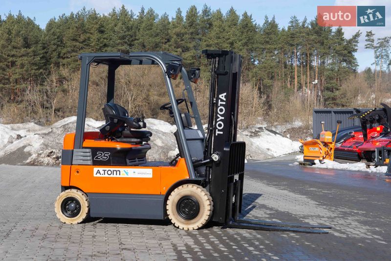 Вилочный погрузчик Toyota 7FB 2012 в Житомире фото 4 Вилочный погрузчик Toyota 7FB 2012 в Житомире