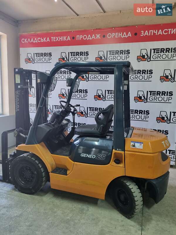 Toyota 7FG25 2003