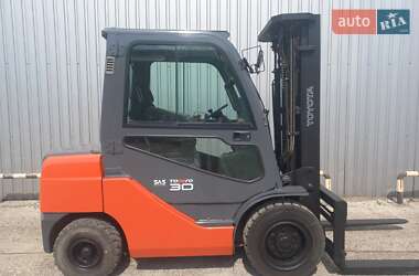 Вилочный погрузчик Toyota 8FD30 2020 в Киеве