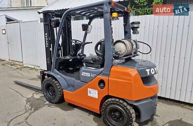 Вилочный погрузчик Toyota 8FG25 2019 в Киеве