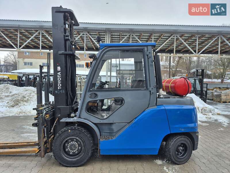 Вилочный погрузчик Toyota 8FGF30 2018 в Тернополе