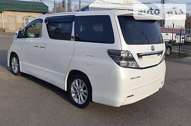Мінівен Toyota Alphard 2009 в 