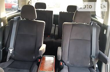 Мінівен Toyota Alphard 2009 в 