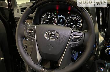 Мінівен Toyota Alphard 2021 в 
