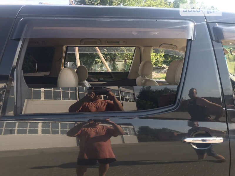 Минивэн Toyota Alphard 2007 в Бершади