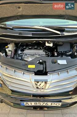 Минивэн Toyota Alphard 2012 в 