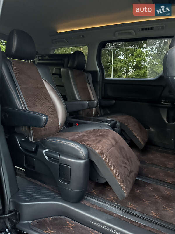 Мінівен Toyota Alphard 2014 в Одесі