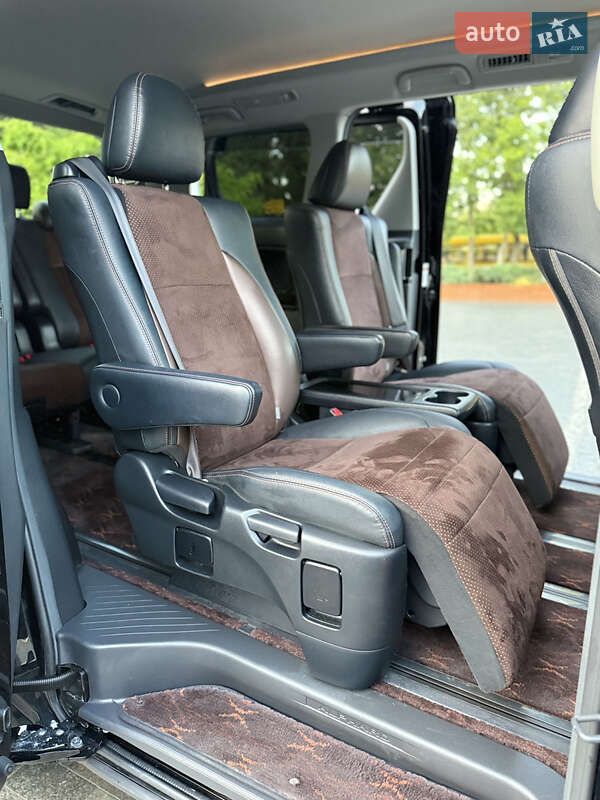Мінівен Toyota Alphard 2014 в Одесі