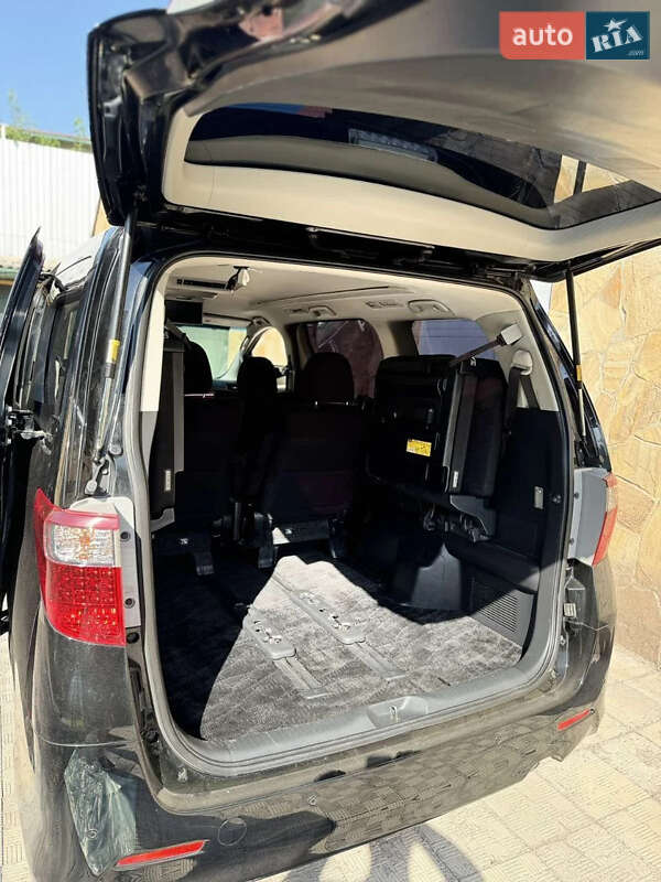 Минивэн Toyota Alphard 2012 в Запорожье