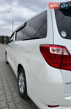 Мінівен Toyota Alphard 2010 в 