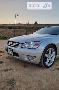 Седан Toyota Altezza 1999 в 