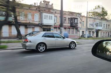Седан Toyota Altezza 1999 в 
