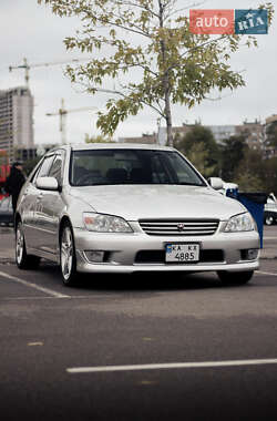 Седан Toyota Altezza 1999 в 