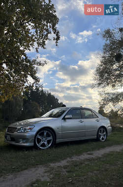 Седан Toyota Altezza 1999 в 