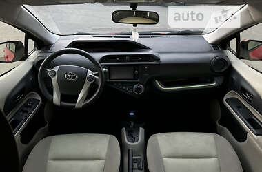 Хэтчбек Toyota Aqua 2014 в 