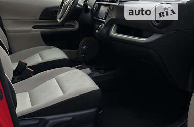 Хэтчбек Toyota Aqua 2014 в 