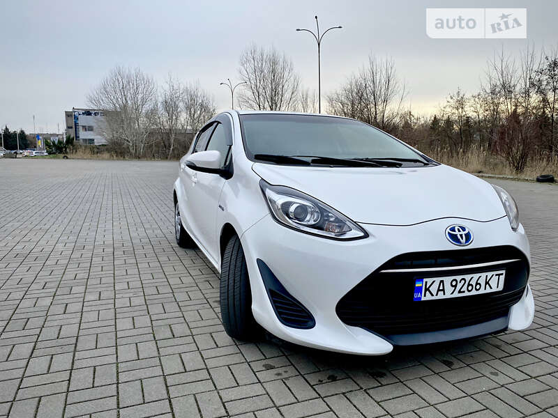 Хэтчбек Toyota Aqua 2017 в Днепре