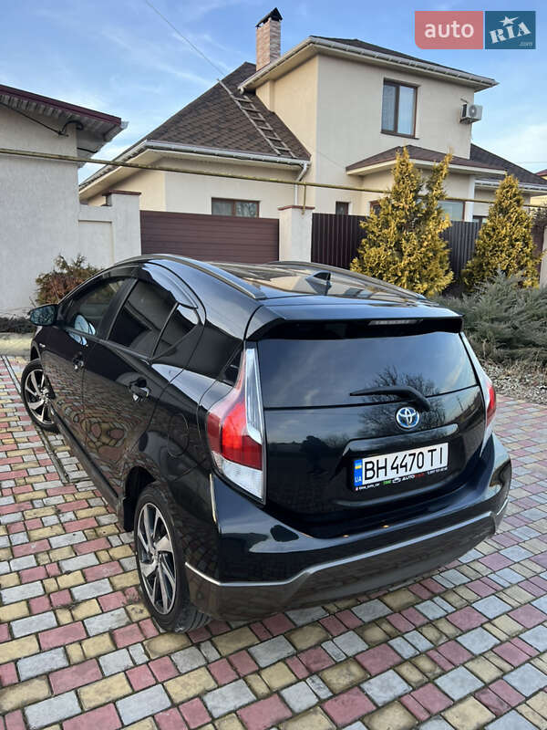 Хэтчбек Toyota Aqua 2015 в Одессе