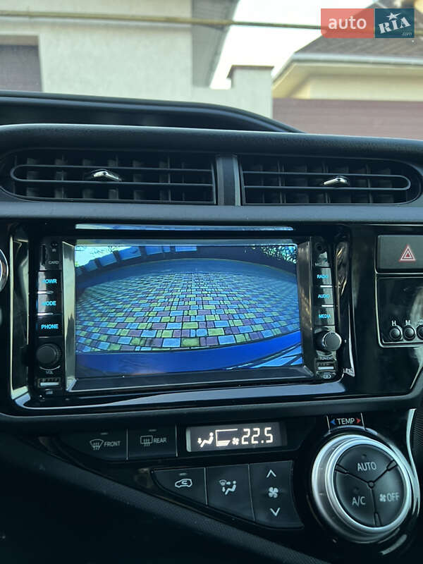 Хэтчбек Toyota Aqua 2015 в Одессе