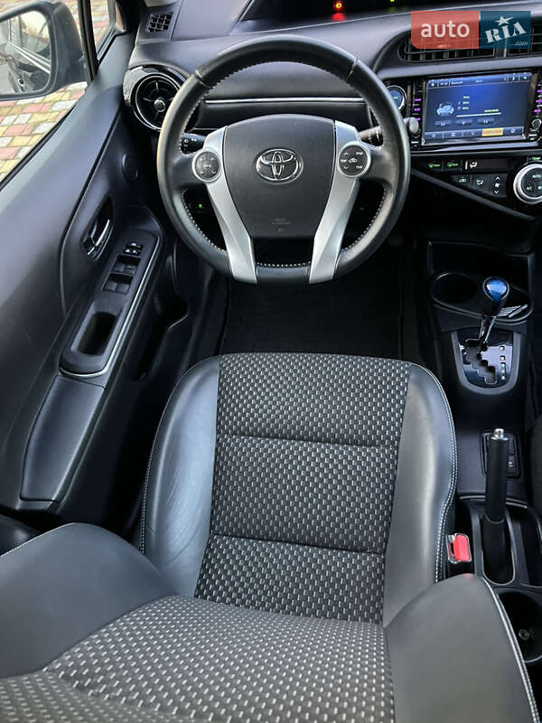 Хэтчбек Toyota Aqua 2015 в Одессе