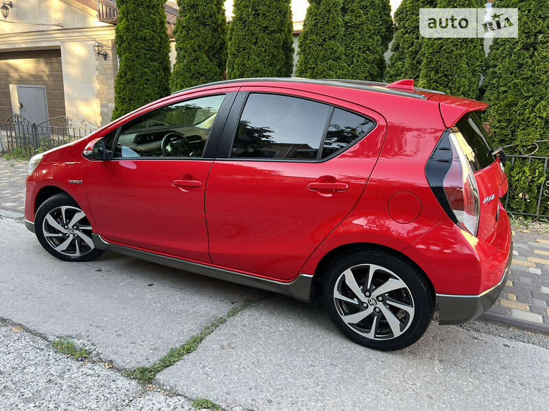 Хетчбек Toyota Aqua 2014 в Одесі