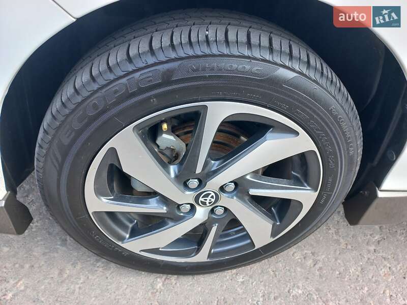 Хэтчбек Toyota Aqua 2015 в Киеве