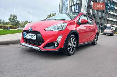 Хэтчбек Toyota Aqua 2015 в 