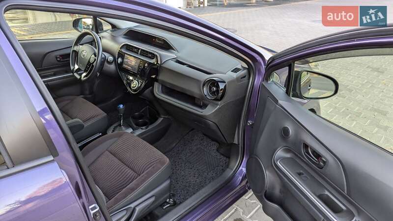 Хетчбек Toyota Aqua 2017 в Одесі
