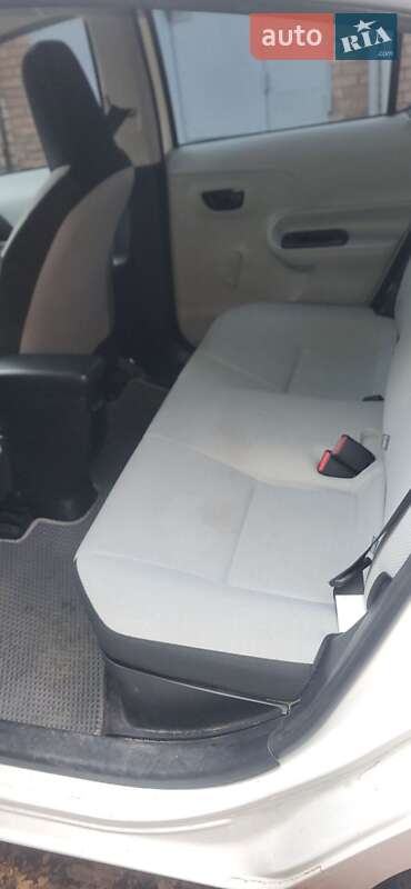 Хэтчбек Toyota Aqua 2014 в Вишневом
