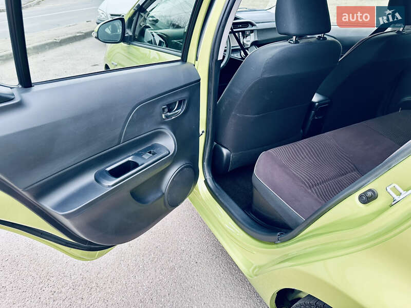 Хэтчбек Toyota Aqua 2015 в Виннице