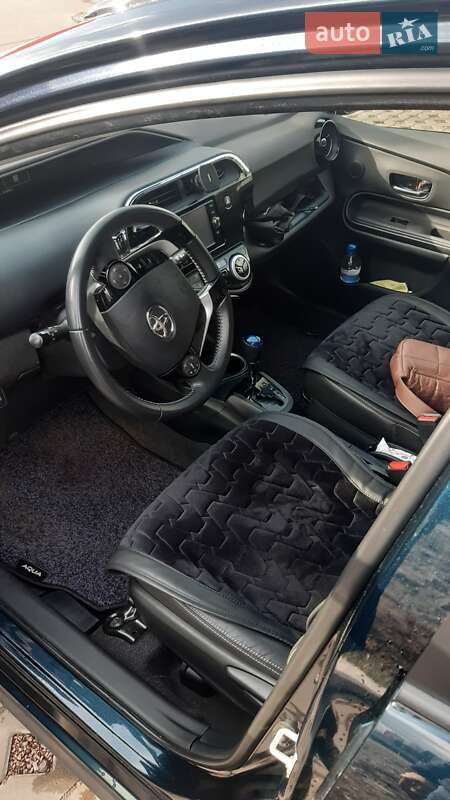 Хетчбек Toyota Aqua 2017 в Києві