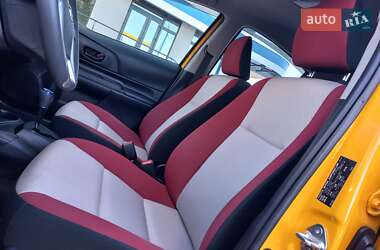 Хэтчбек Toyota Aqua 2015 в 