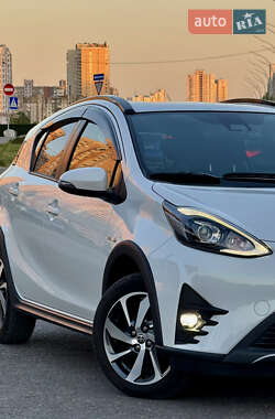 Хэтчбек Toyota Aqua 2017 в 