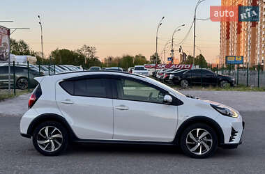 Хэтчбек Toyota Aqua 2017 в 