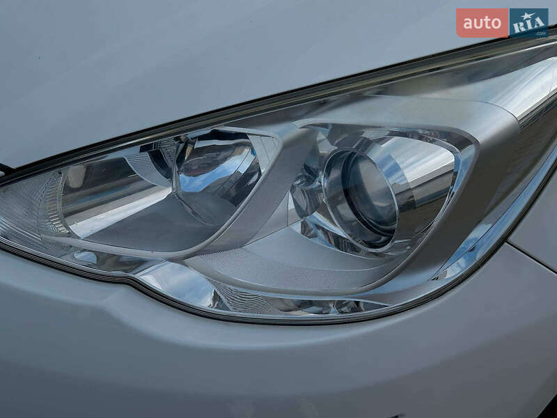 Хетчбек Toyota Aqua 2015 в Одесі